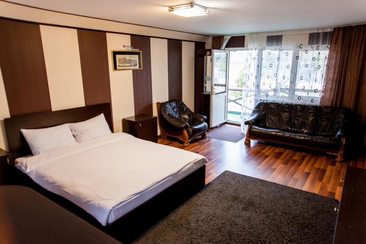Guest House Shale Vinnytsia Exterior foto